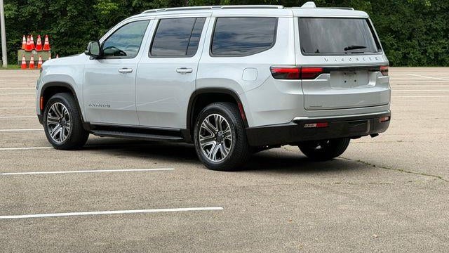2023 Jeep Wagoneer Base