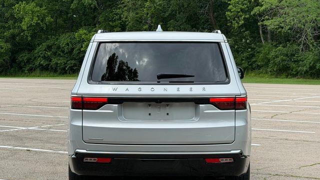 2023 Jeep Wagoneer Base