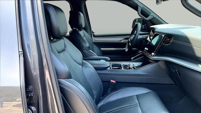 2025 Jeep Wagoneer Base