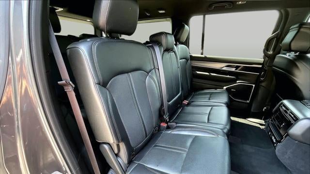 2025 Jeep Wagoneer Base