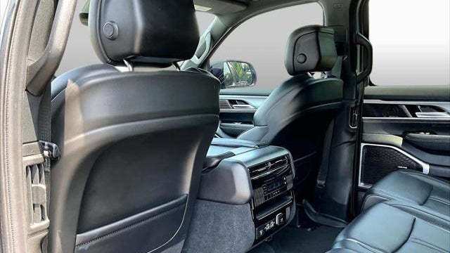 2025 Jeep Wagoneer Base