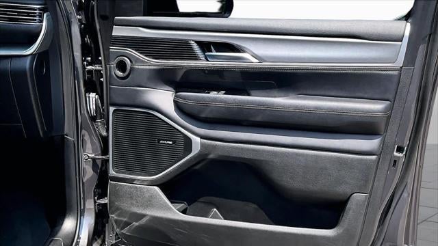 2025 Jeep Wagoneer Base
