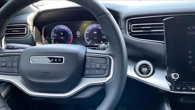2025 Jeep Wagoneer Base