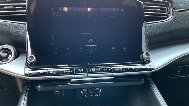 2025 Jeep Wagoneer Base