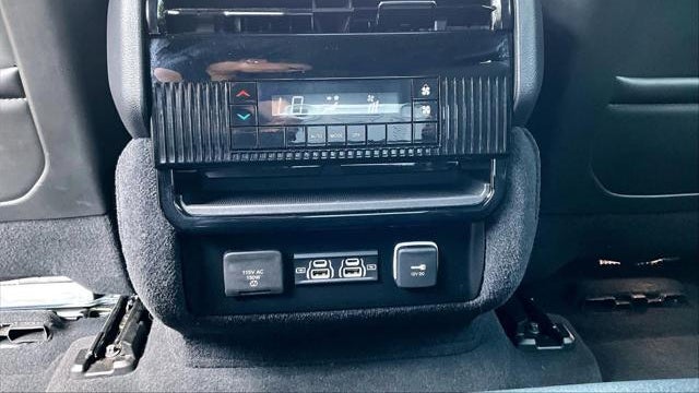 2025 Jeep Wagoneer Base