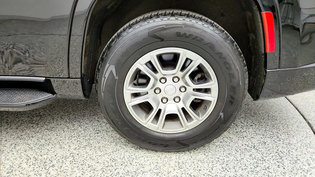 2023 Jeep Wagoneer Carbide