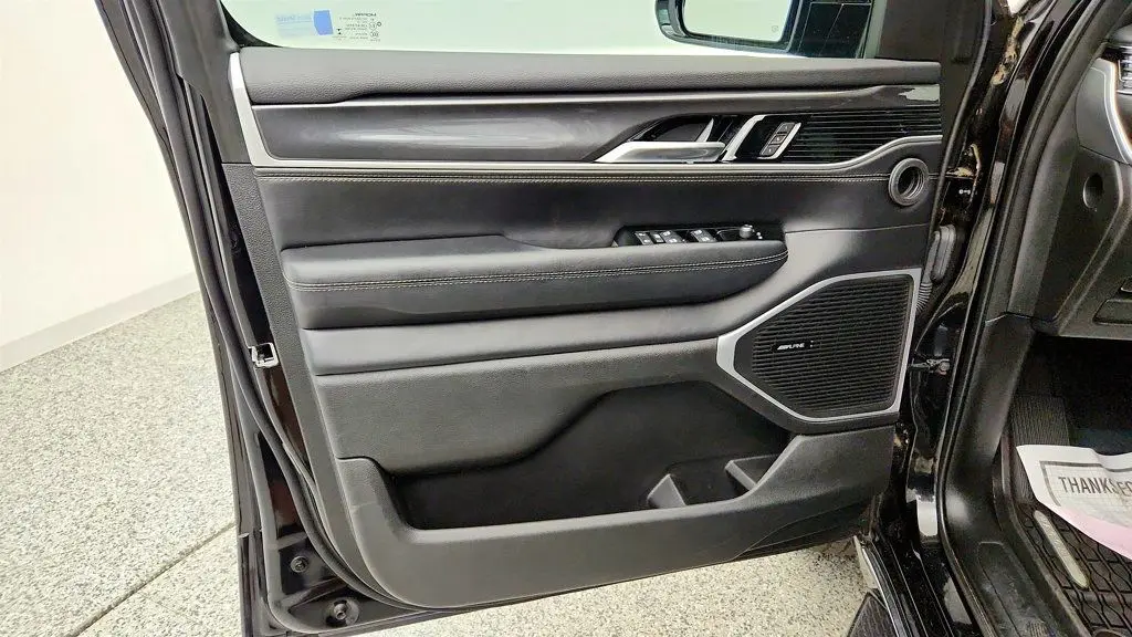 2023 Jeep Wagoneer Carbide