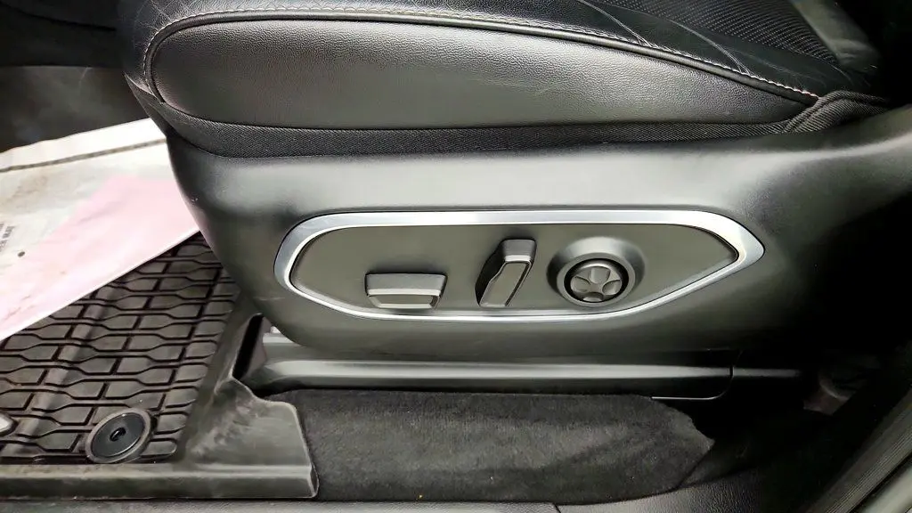 2023 Jeep Wagoneer Carbide