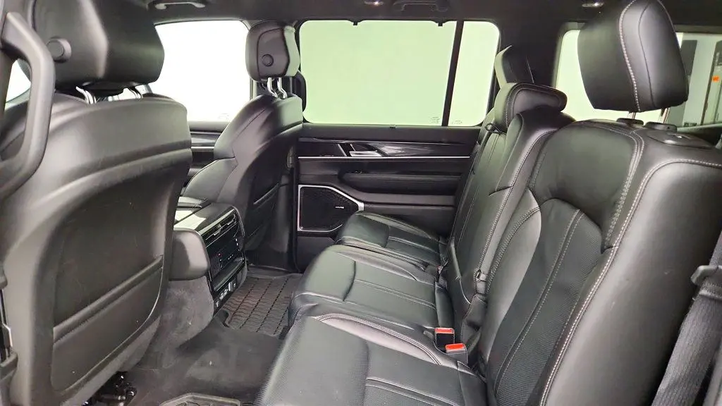 2023 Jeep Wagoneer Carbide
