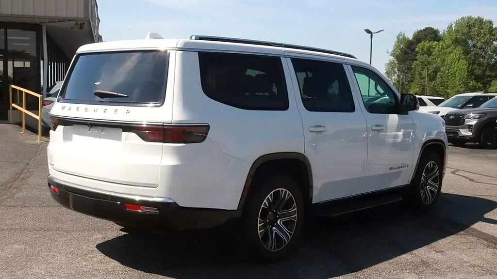 2023 Jeep Wagoneer Carbide