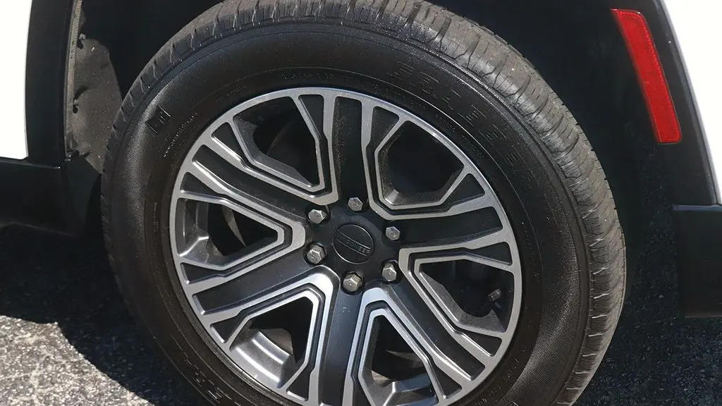 2023 Jeep Wagoneer Carbide