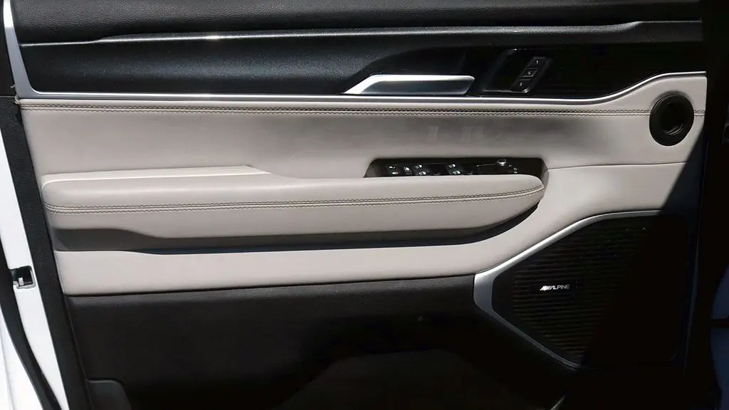2023 Jeep Wagoneer Carbide