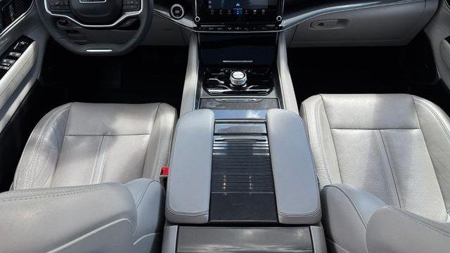2023 Jeep Wagoneer Carbide