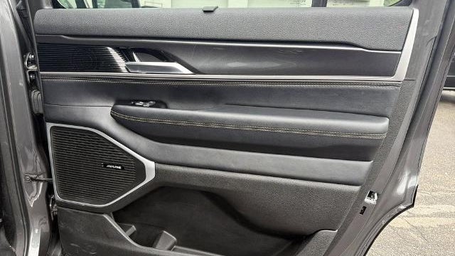 2023 Jeep Wagoneer Carbide
