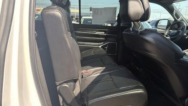 2023 Jeep Wagoneer Carbide
