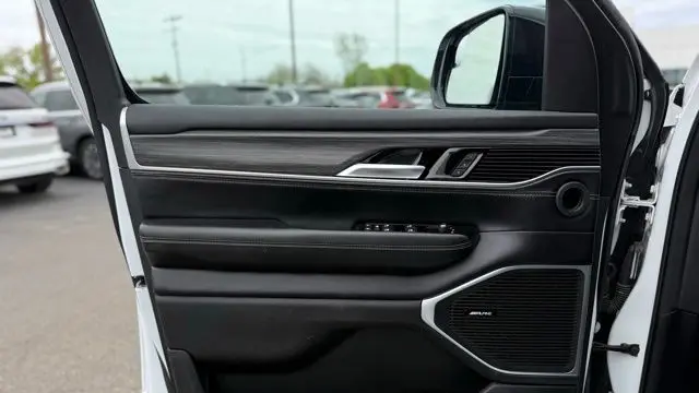 2023 Jeep Wagoneer Carbide
