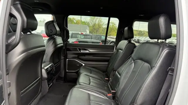 2023 Jeep Wagoneer Carbide
