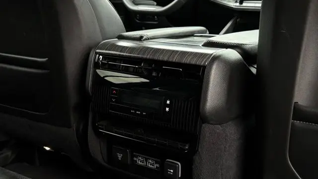 2023 Jeep Wagoneer Carbide