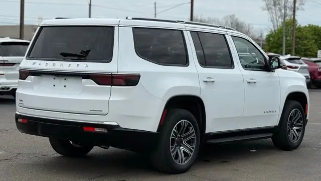 2023 Jeep Wagoneer Carbide