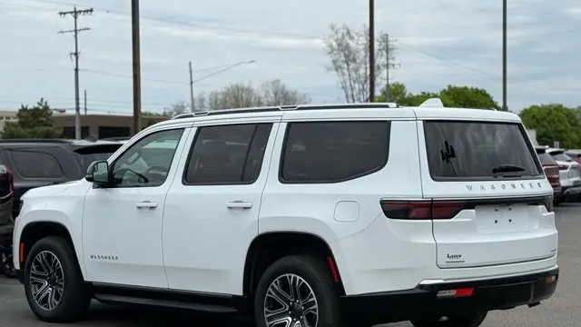 2023 Jeep Wagoneer Carbide