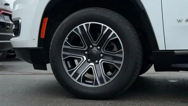 2023 Jeep Wagoneer Carbide