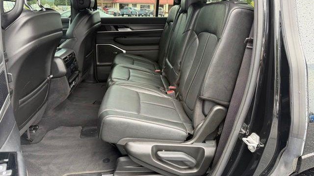 2023 Jeep Wagoneer Carbide