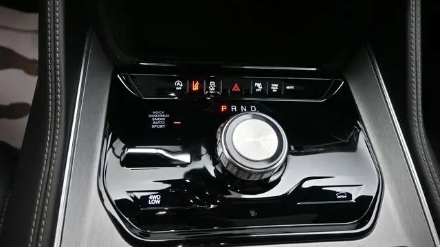 2023 Jeep Wagoneer Carbide