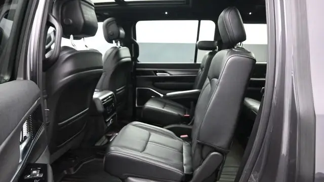 2023 Jeep Wagoneer Carbide