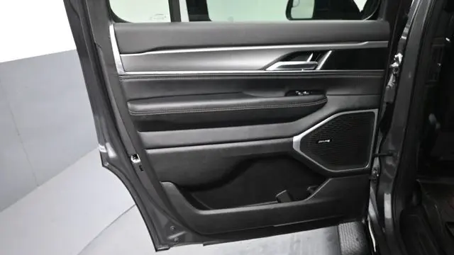2023 Jeep Wagoneer Carbide