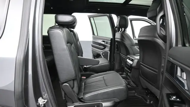 2023 Jeep Wagoneer Carbide