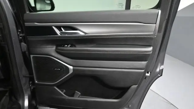 2023 Jeep Wagoneer Carbide