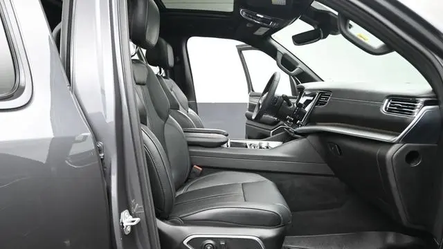 2023 Jeep Wagoneer Carbide