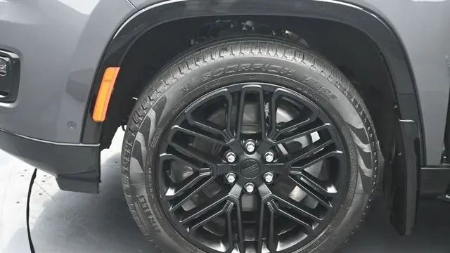 2023 Jeep Wagoneer Carbide