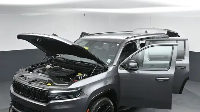 2023 Jeep Wagoneer Carbide