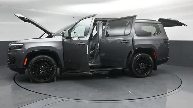 2023 Jeep Wagoneer Carbide