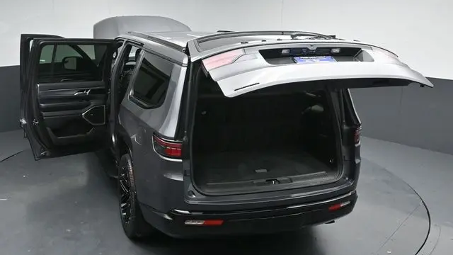 2023 Jeep Wagoneer Carbide