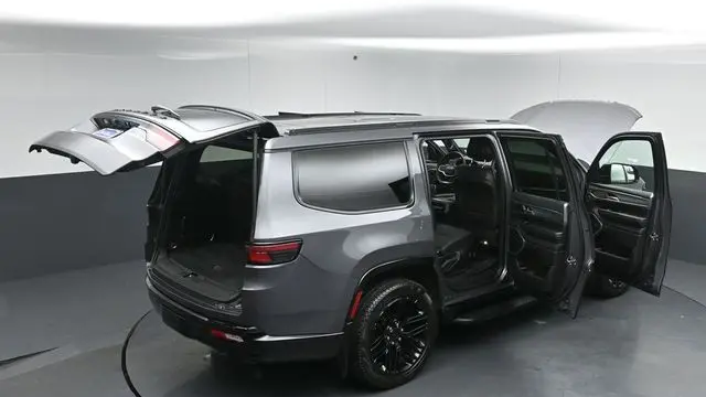 2023 Jeep Wagoneer Carbide