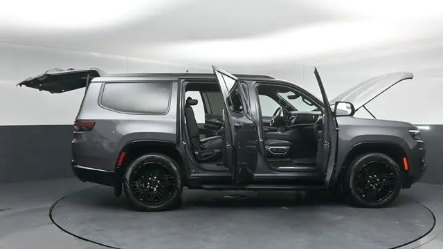 2023 Jeep Wagoneer Carbide