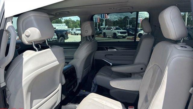 2023 Jeep Wagoneer Carbide