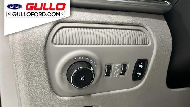 2023 Jeep Wagoneer Carbide