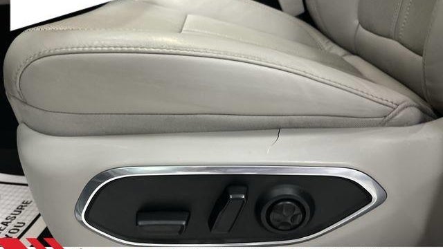 2023 Jeep Wagoneer Carbide