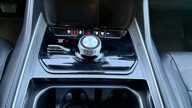 2023 Jeep Wagoneer Carbide