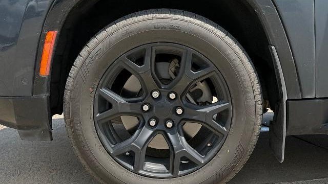 2023 Jeep Wagoneer Carbide