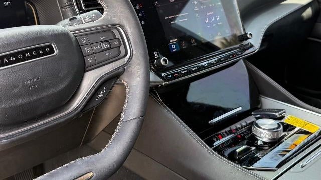 2023 Jeep Wagoneer Carbide