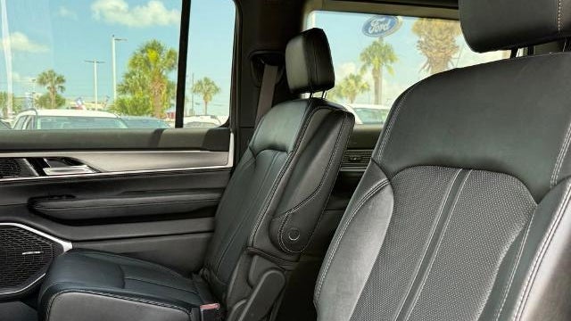 2023 Jeep Wagoneer Carbide