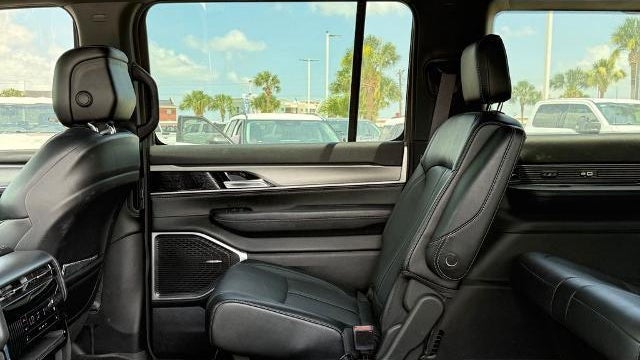 2023 Jeep Wagoneer Carbide