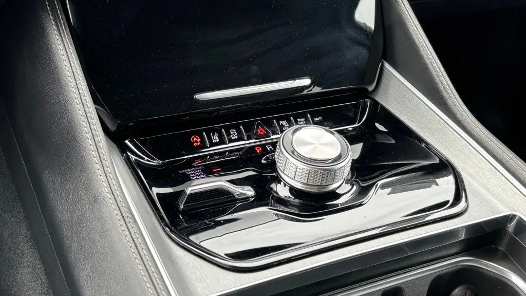 2025 Jeep Wagoneer Carbide
