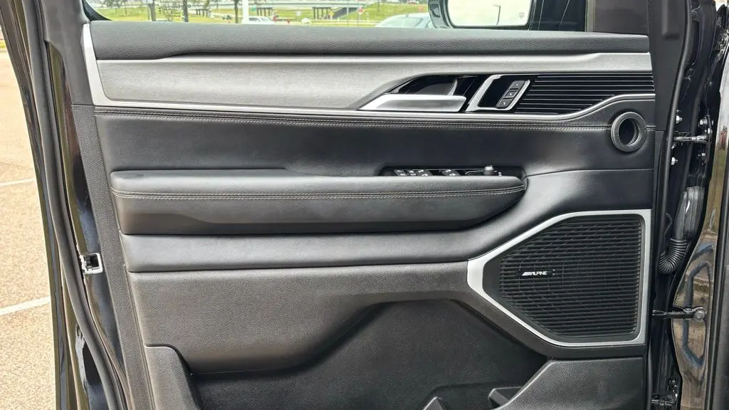 2025 Jeep Wagoneer Carbide