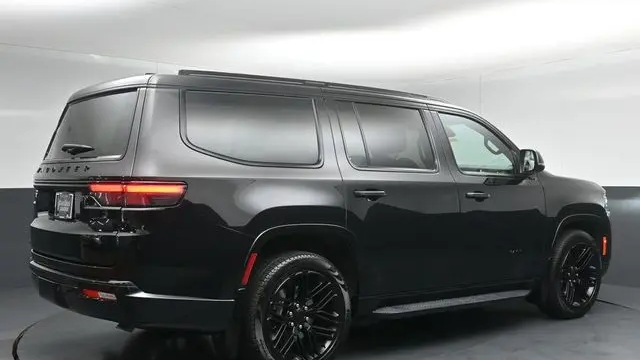2023 Jeep Wagoneer Carbide