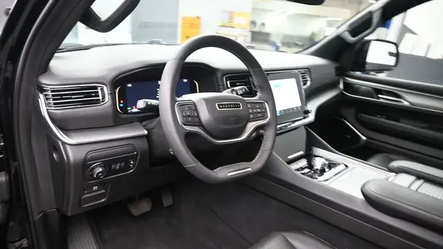 2023 Jeep Wagoneer Carbide